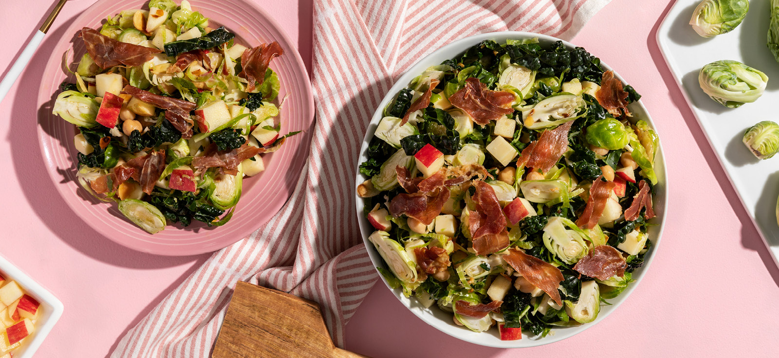 Ensalada de coles de Bruselas ralladas